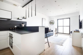 Modern 1 BDR Heart of JERUSALEM , Balcony and view